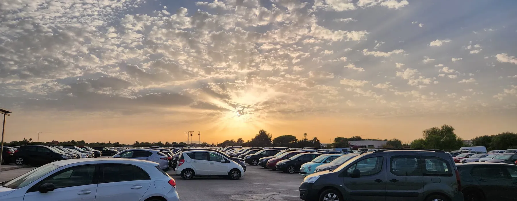 Clean cars at the Auto Parking Alicante facility